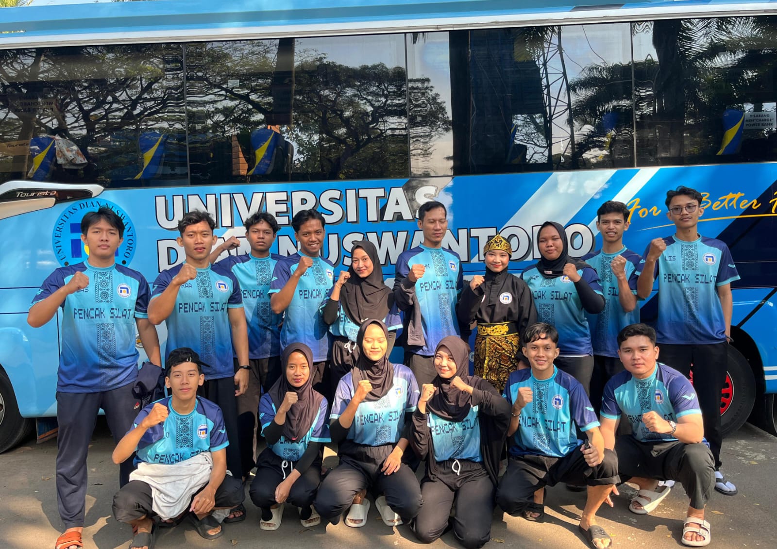 Pertandingan hari pertama